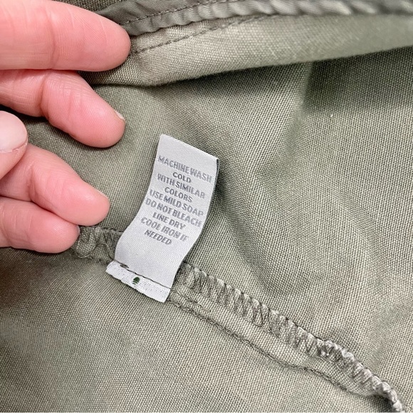 Charlotte Russe Lightweight Camo Shacket Jacket Full zip Adjustable sleeve‎ M - Picture 8 of 9